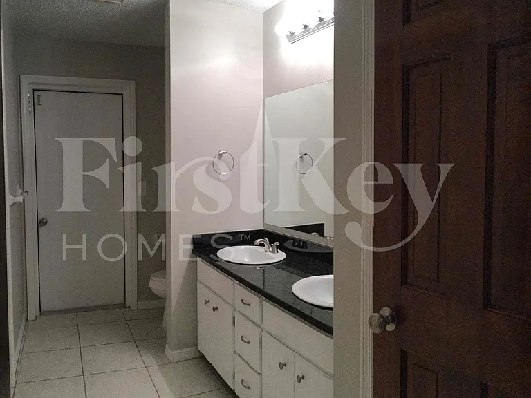 4514 Glen Eden — Photo 30
