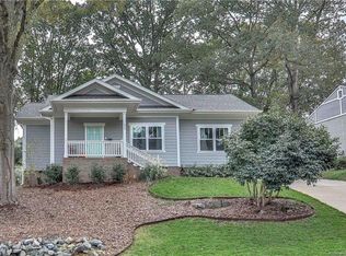 634 Manhasset Rd, Charlotte, NC 28209