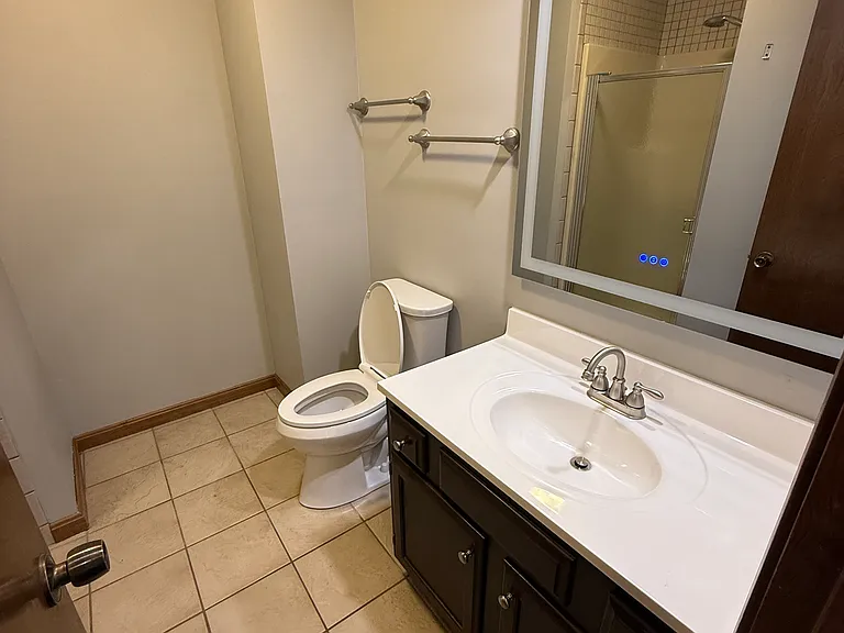 1225 Chancellor Dr — Photo 10