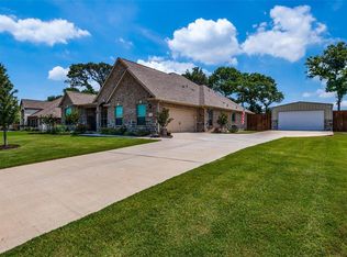 111 Willow Oak Dr, Krugerville, TX 76227