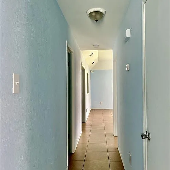 700 W Iris Ave — Photo 12
