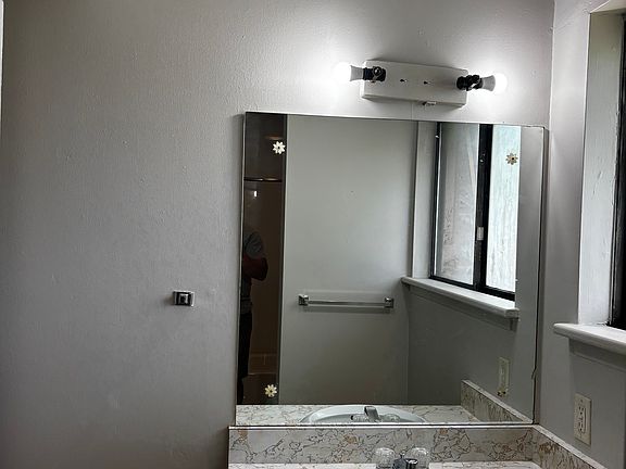 5th image of 4650 Capital Ave SW #6