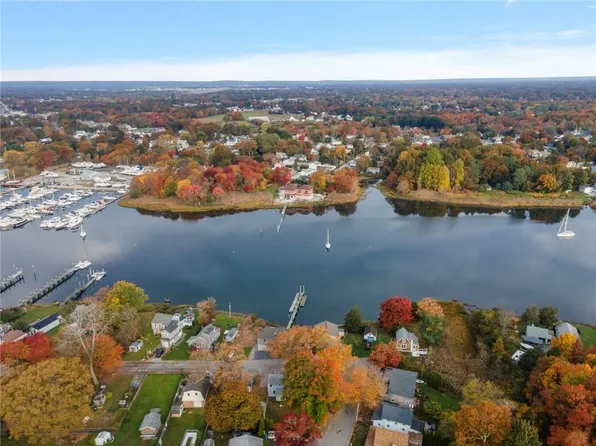 10 Harris Ave, Warwick, RI 02889