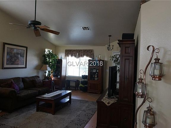 3rd image of 713 Cozy Canyon Dr