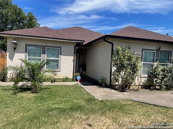 3rd image of 2618 Wayne Dr