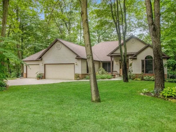 7465 Stoney Creek Dr, Augusta, MI 49012