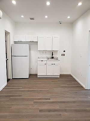 3rd image of 796 McDonald Ave #2D
