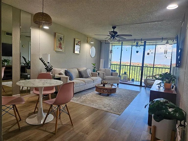 900 Cove Cay Dr #5F — Photo 17