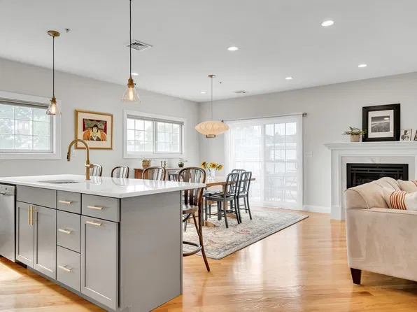 572 Freeport St Unit 303, Dorchester, MA 02122