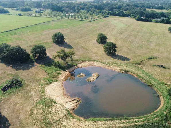 McClain Rd, Ardmore, OK 73401