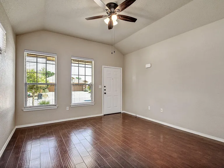 573 Creekside Cir #573 — Photo 10