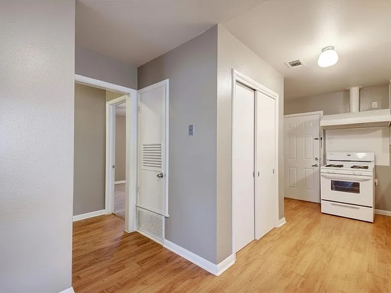 507 Bellevue Pl #A — Photo 11
