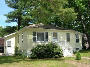 40 Grove Ave, Old Orchard Beach, ME 04064