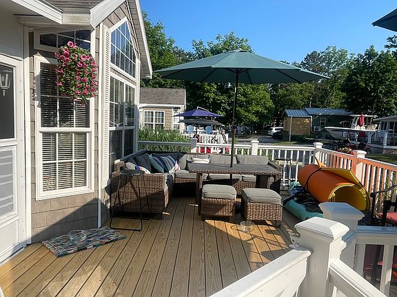 3rd image of 185 Cotuit Rd #Fi08