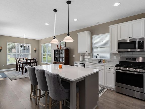3rd image of 4531 Bluebird Dr