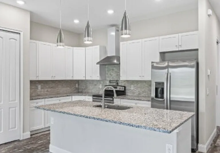 7 Untermeyer Pl #A — Photo 4