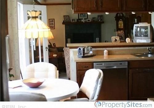 5th image of 1740 Seaton Dr
