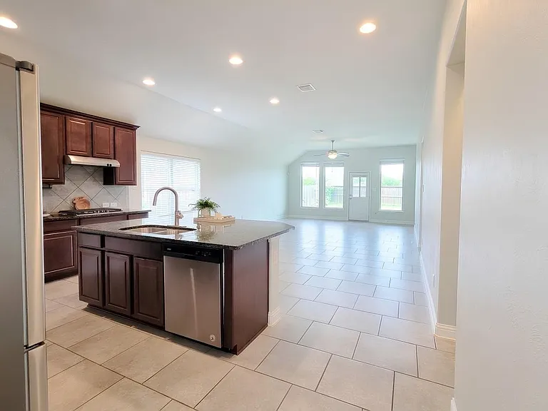 8206 Oxbow Manor Ln — Photo 13