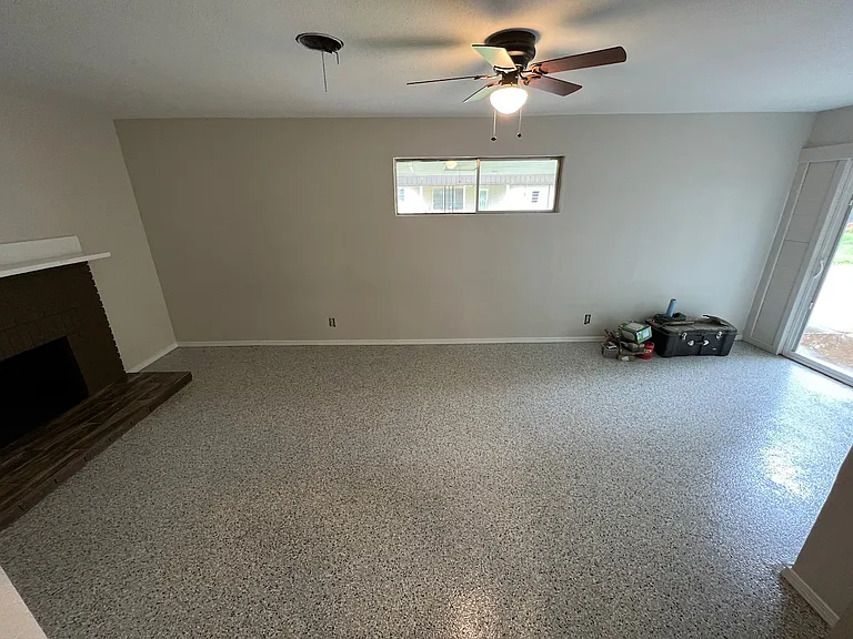 309 Stadium Dr — Photo 5