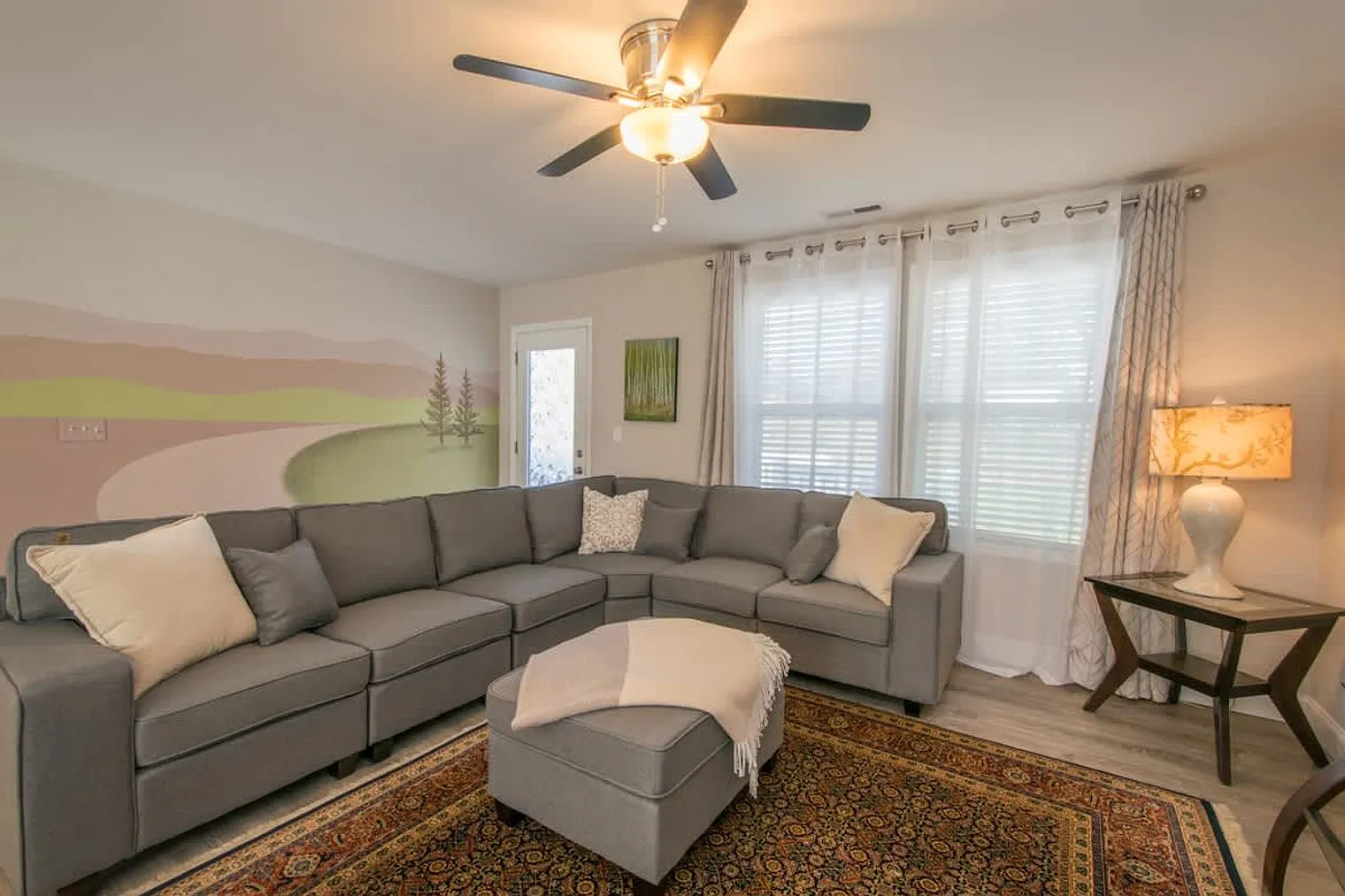 3 bed, 2.0 bath, $4,186 — Photo 4