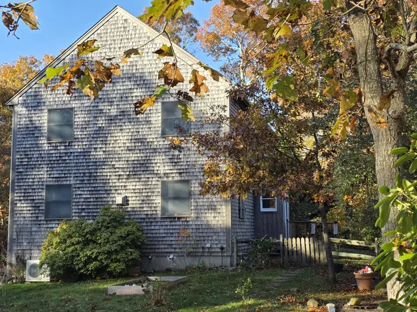 33 Alyssa Lane, Vineyard Haven, MA 02568