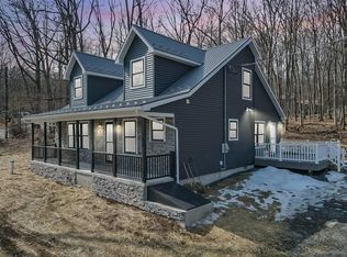 205 Fieldstone Ln, East Stroudsburg, PA 18301