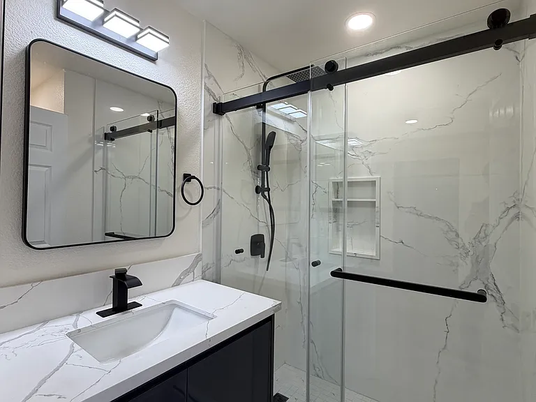 Full Bathroom #1