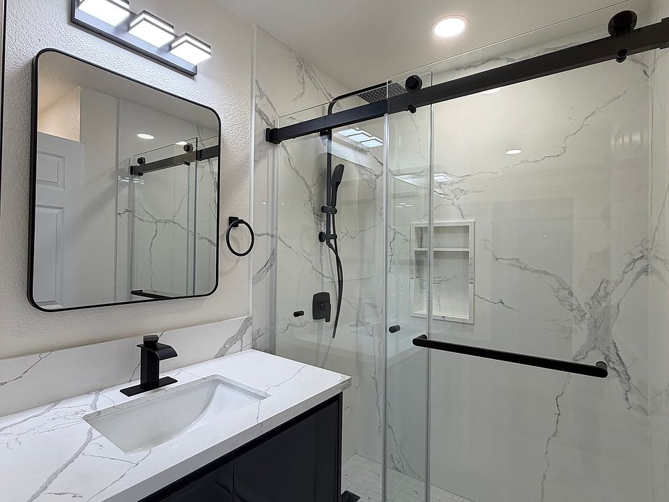 Full Bathroom #1