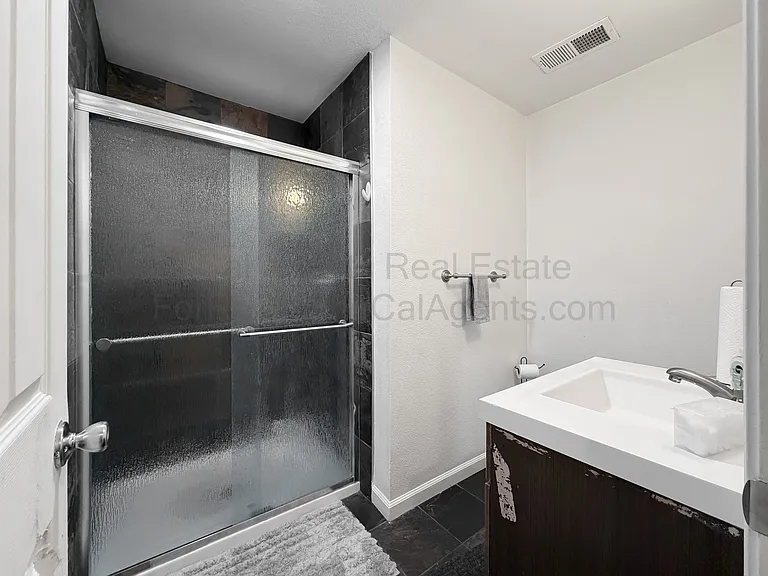 1532 32nd St #1532 — Photo 14