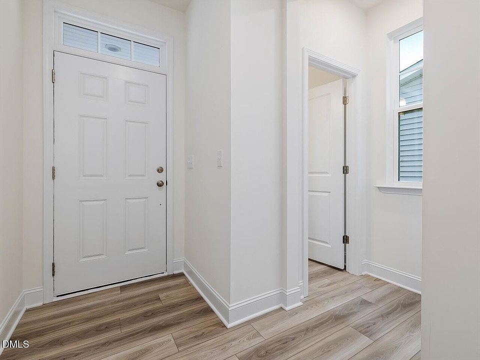 1st image of 605 Hipwood Dr