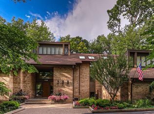 1708 Heron Ridge Dr, Bloomfield Hills, MI 48302