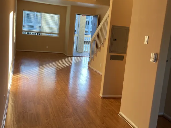 225 S Ventura Rd Unit 100, Port Hueneme, CA 93041