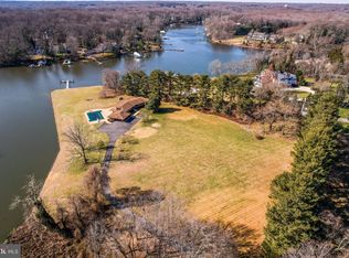 543 Jenkins Ln, Annapolis, MD 21409