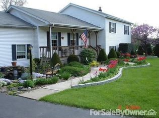 348 W County Rd, Sugarloaf, PA 18249