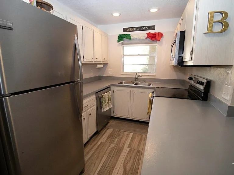 1201 NW 13th St #323B — Photo 2