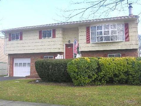 1st image of 24 Algonquin Ave