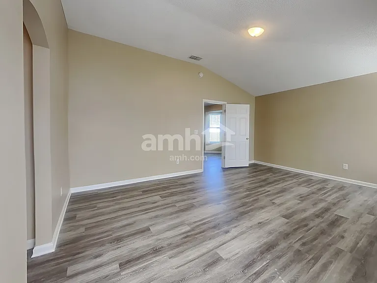 2064 Hunters Trace Cir — Photo 12