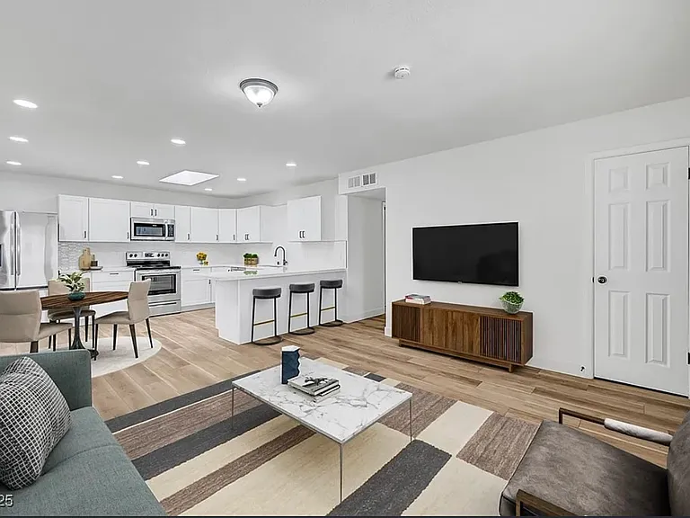 6520 Evergreen Ave — Photo 8