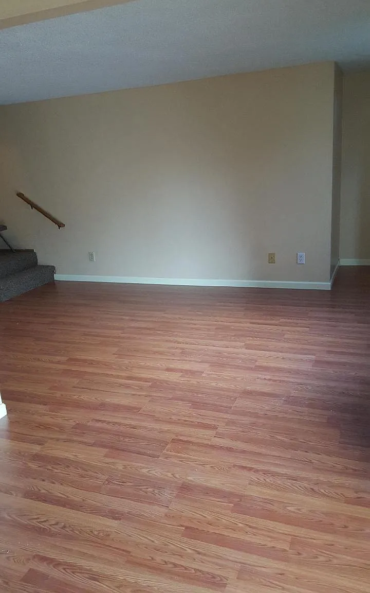 2 bed, 1050 sqft, $1,999 — Photo 2