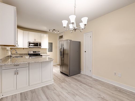 2nd image of 2602-2606 Monument Ave #C