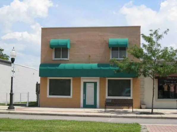 2349 W Jefferson Ave, Trenton, MI 48183