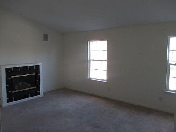 4th image of 7211 Rolling Hills Dr