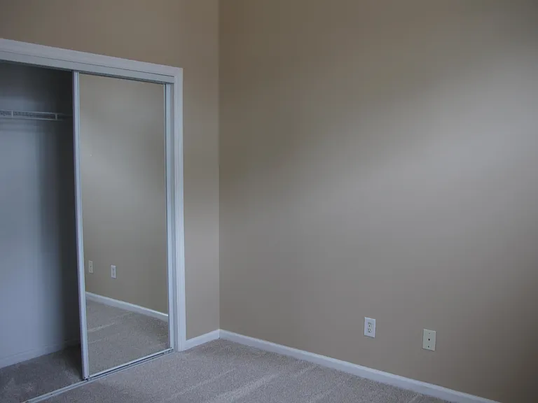 1192 Carriage Dr — Photo 22