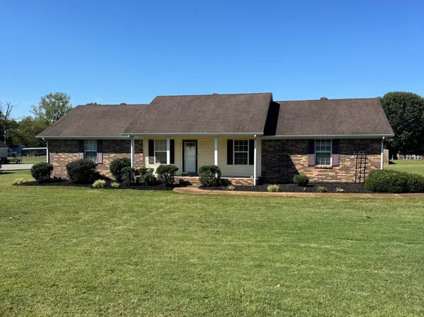 24 Crescent Blvd, Carthage, TN 37030