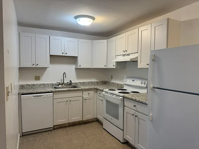 300 Main St #7 — Photo 2