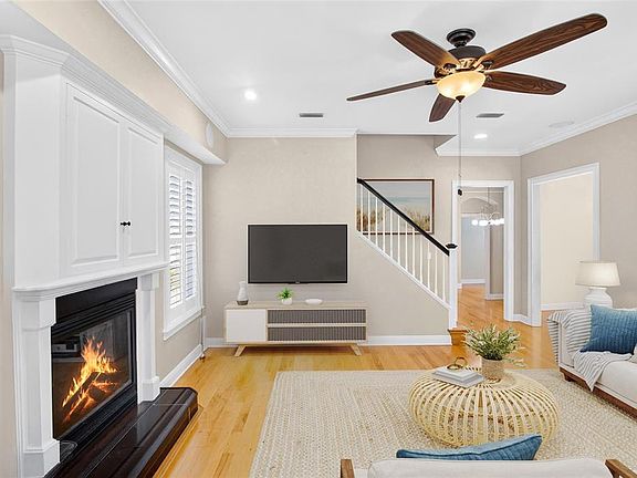 5th image of 281 SW 129TH TERRACE