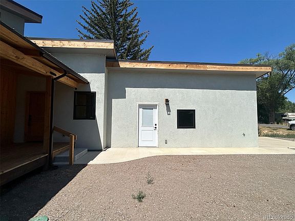 3rd image of 1315 Denver Avenue