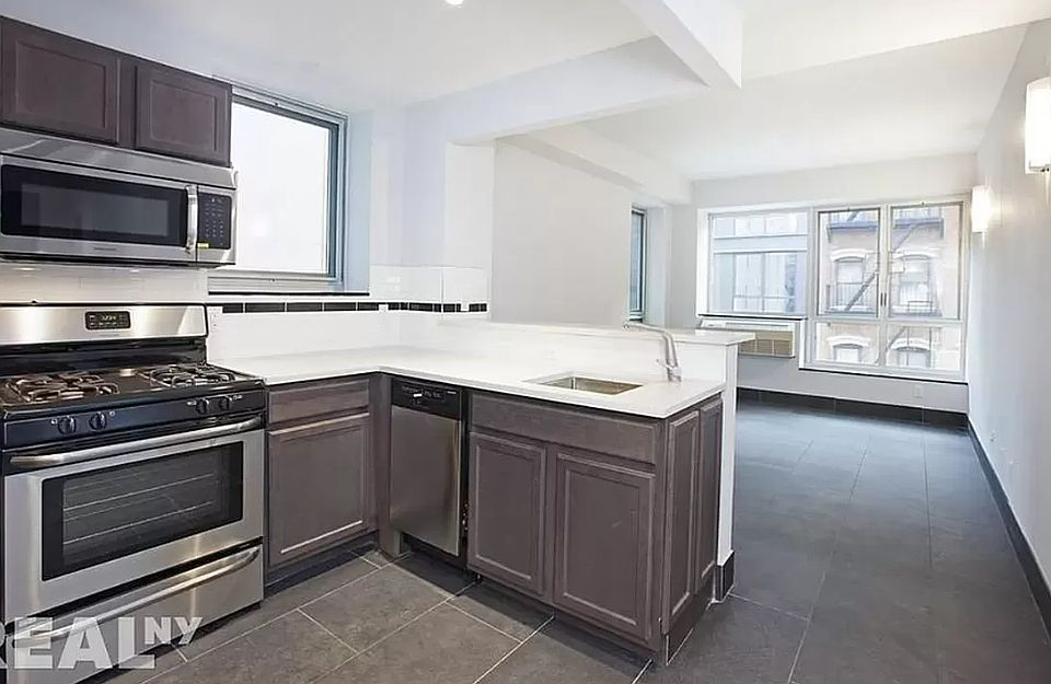 1st image of 164 Attorney St APT 502