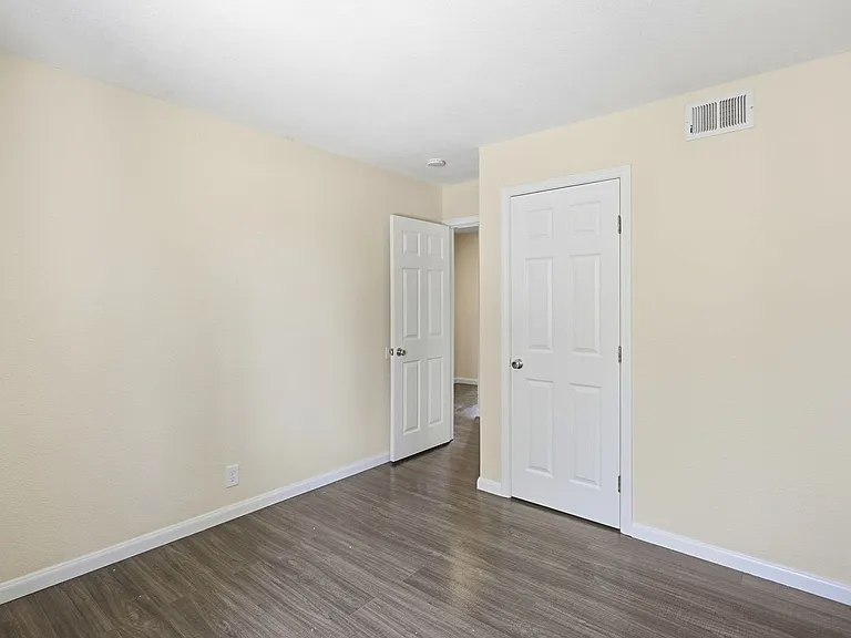 663 Albion Dr — Photo 22