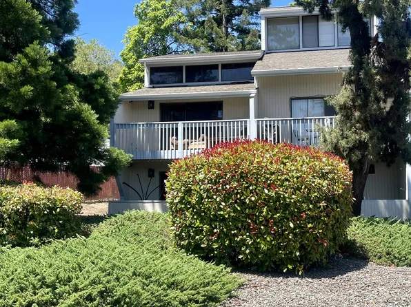 10 NW Mountain View Dr, Roseburg, OR 97471